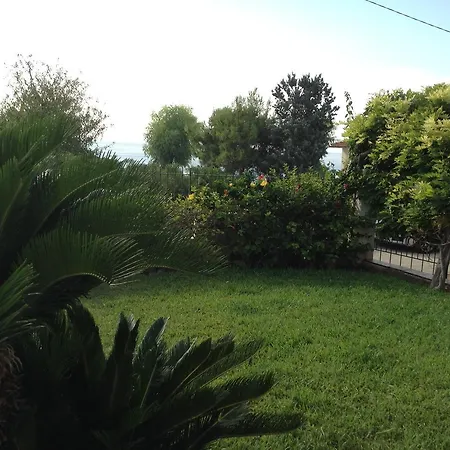 Bed & Breakfast La Scogliera 3*
